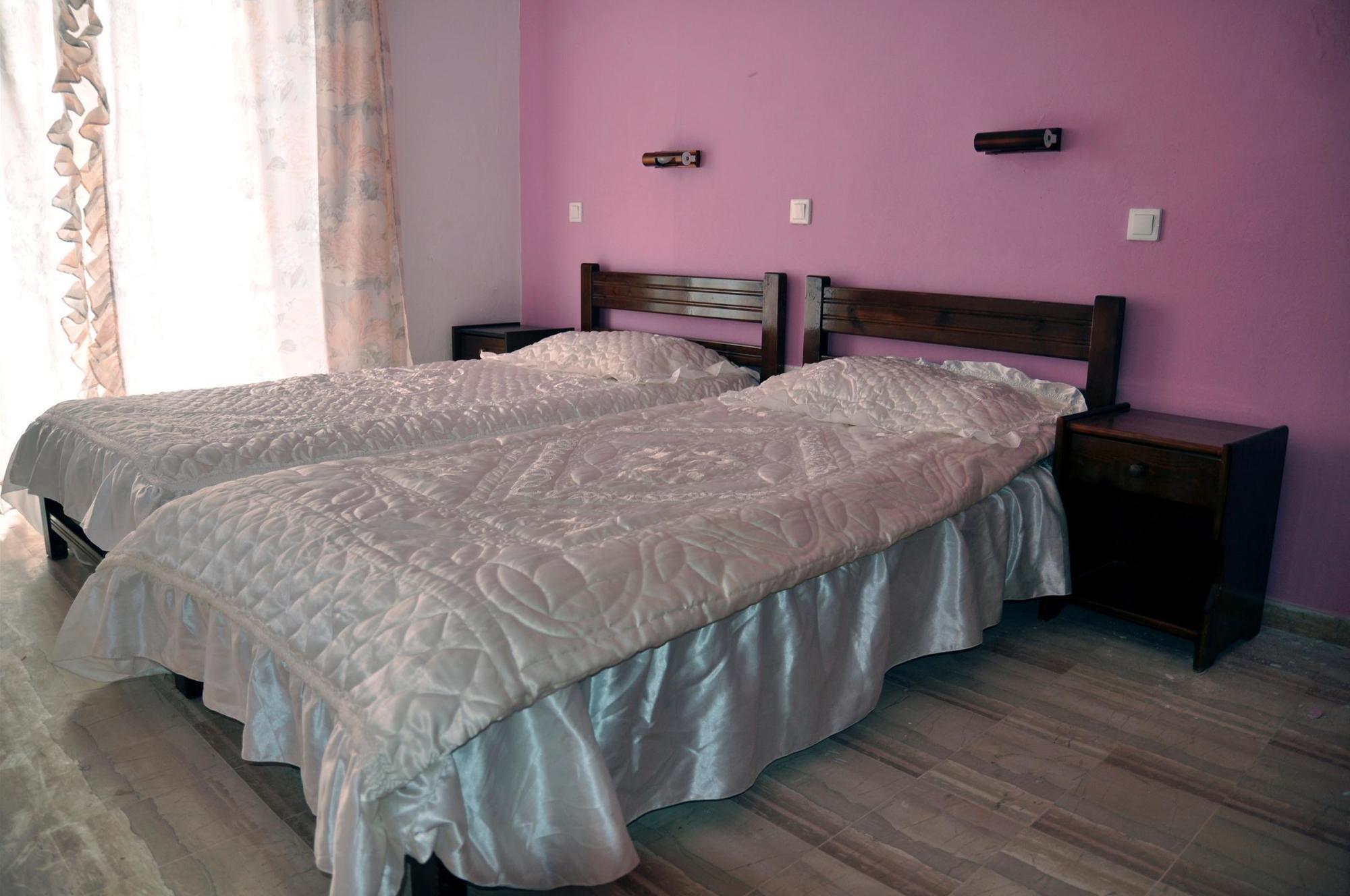 Makis Studios And Apartments Roda  Luaran gambar