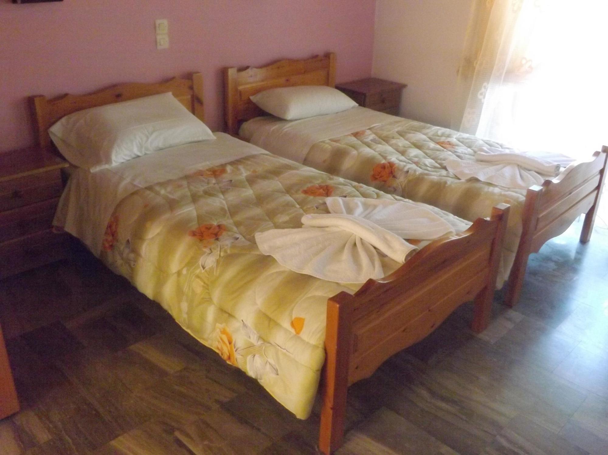 Makis Studios And Apartments Roda  Luaran gambar