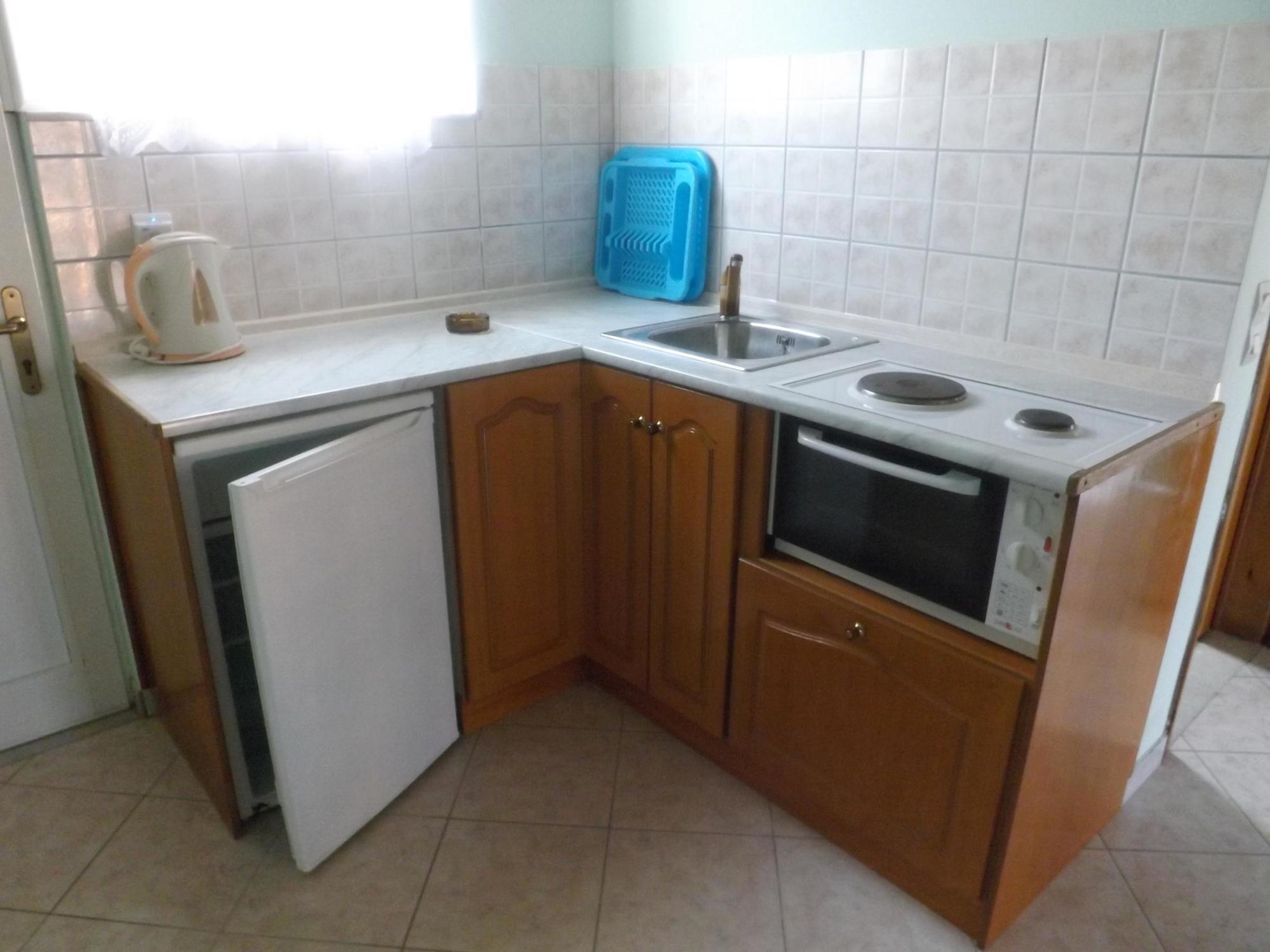 Makis Studios And Apartments Roda  Luaran gambar
