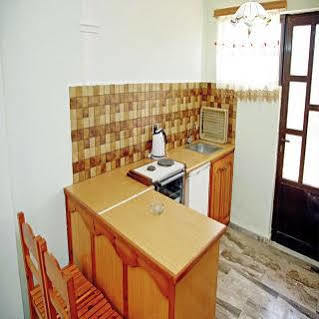 Makis Studios And Apartments Roda  Luaran gambar