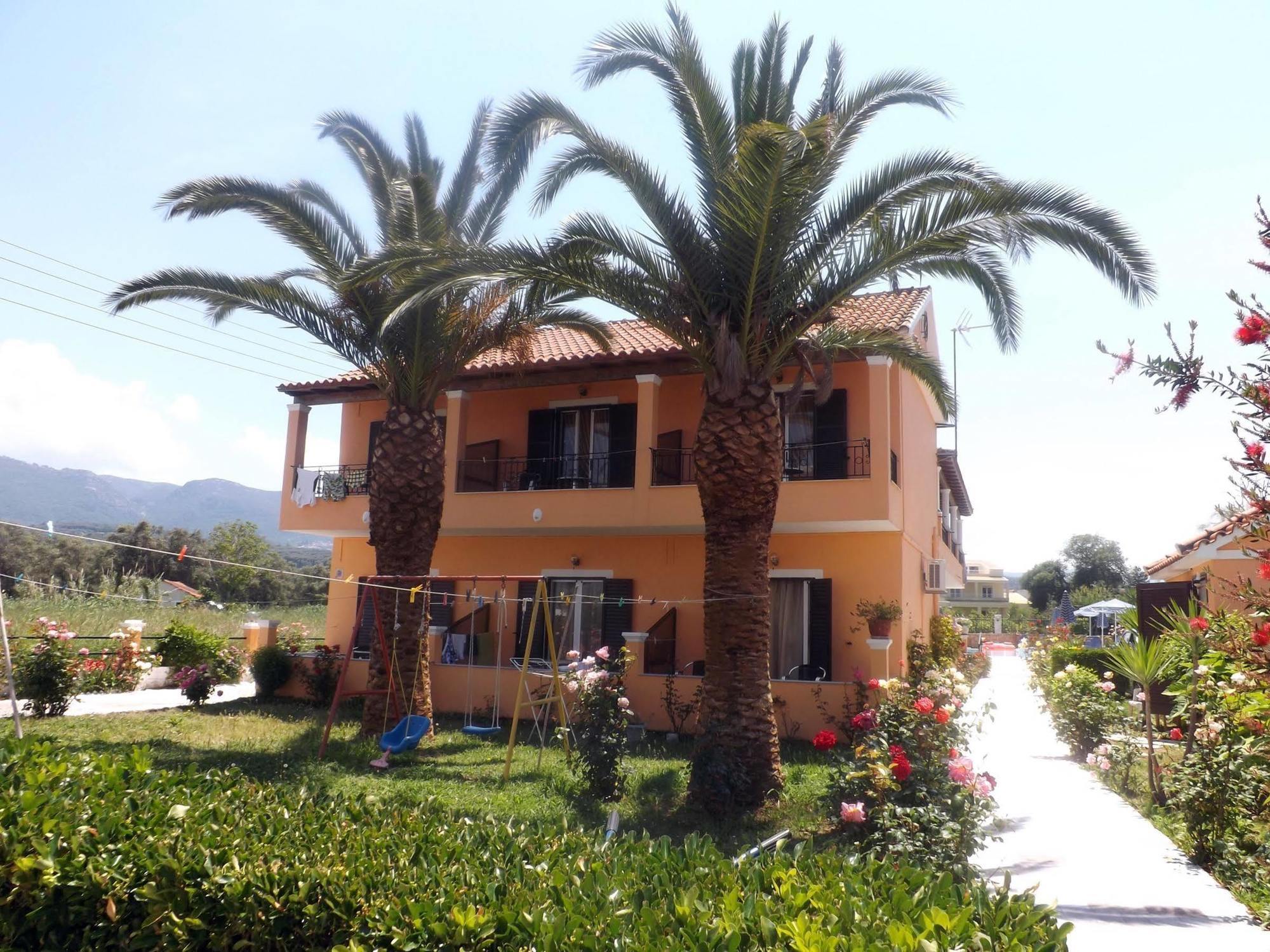 Makis Studios And Apartments Roda  Luaran gambar
